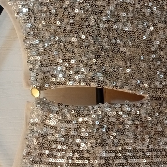 A new sequin amazing glamours top - Picture 7 of 8